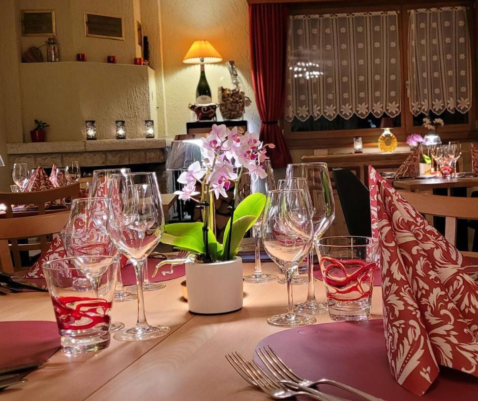 Reves Gourmands, Hotellerie & Gastronomie Vernayaz Dış mekan fotoğraf
