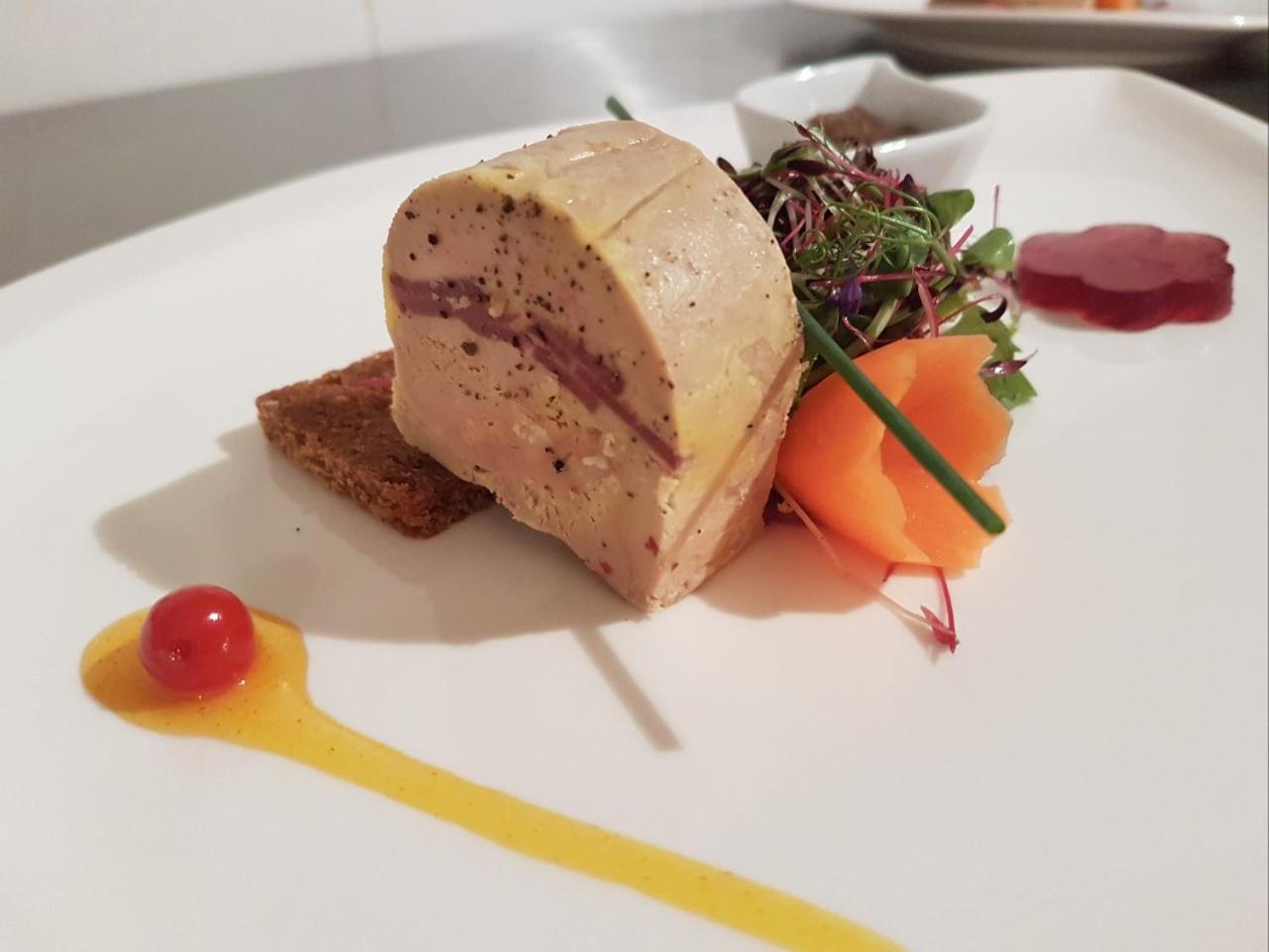 Reves Gourmands, Hotellerie & Gastronomie Vernayaz Dış mekan fotoğraf